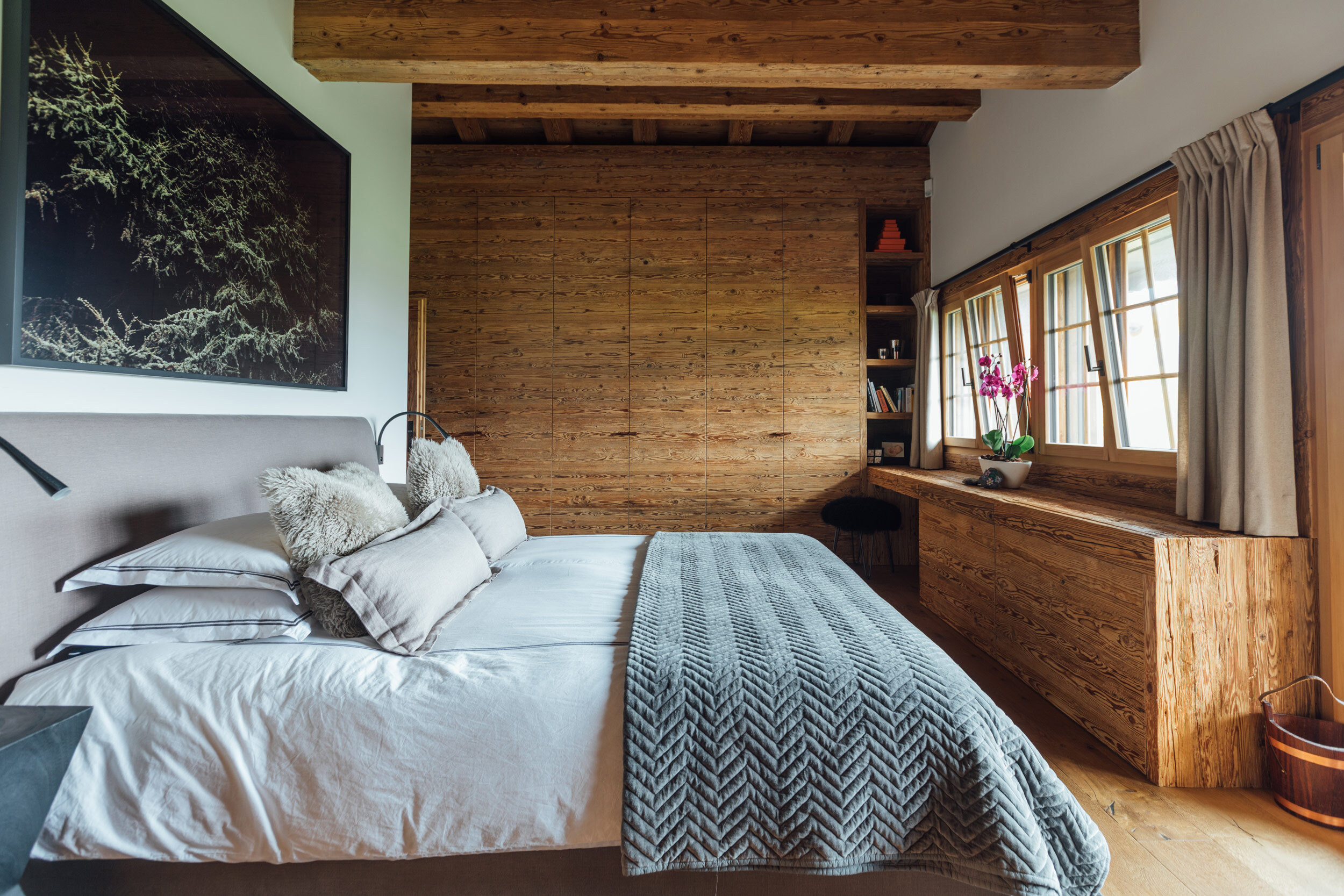 01-schlafzimmer-holz.jpg