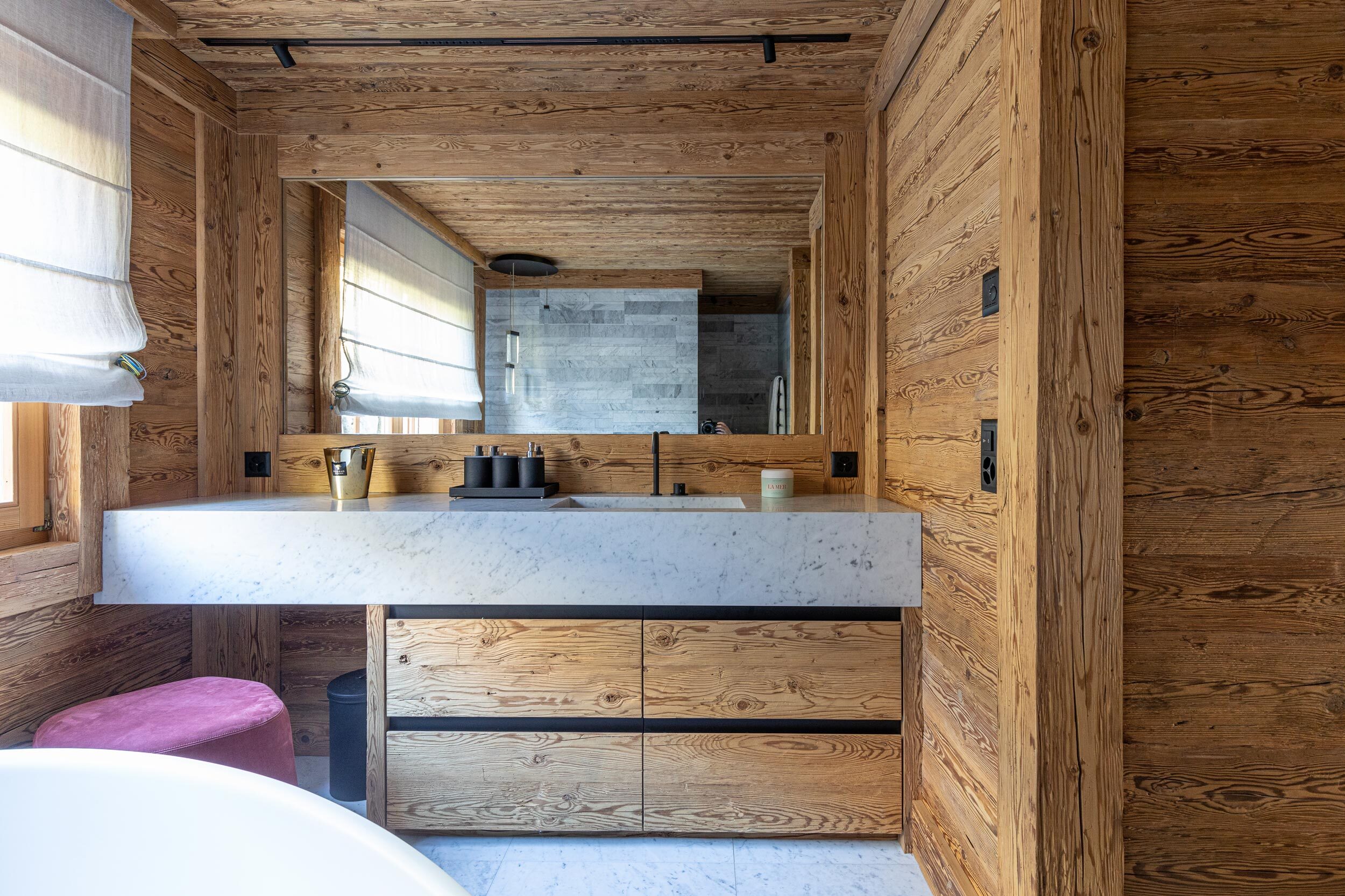 h22-03-badezimmer-aus-altholz.jpg